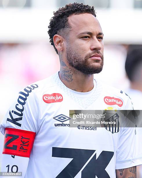 Neymar não será cortado agora, mas avaliação seguirá na Copa