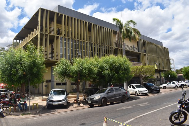 Prefeitura de Picos e Secretaria de Agricultura iniciam distribuição de mudas de caju e reforça apoio à agricultura familiar