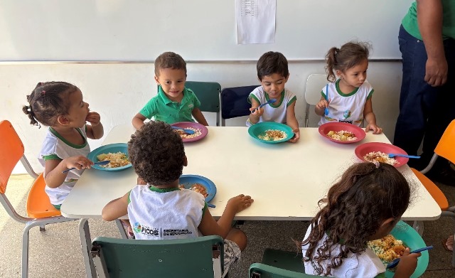 Educação de Picos garante mais de 4,6 milhões de refeições balanceadas aos estudantes em 2026